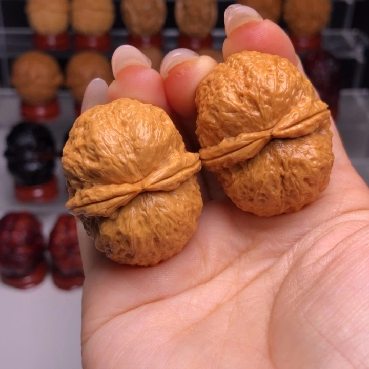 文玩核桃吊坠2玉面鹦鹉