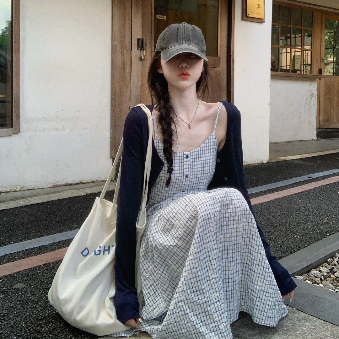 高级感早秋韩系穿搭一整套装蓝色格纹吊带连衣裙子女夏季2026新款