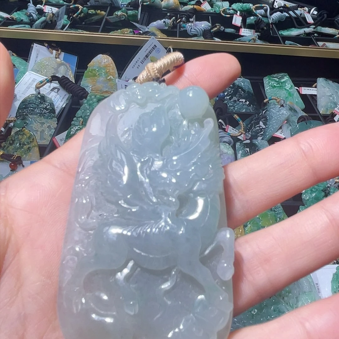 颈饰未镶嵌翡翠一个