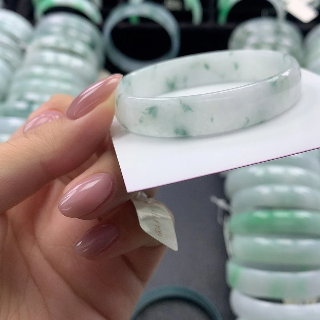 未镶嵌手镯翡翠公主