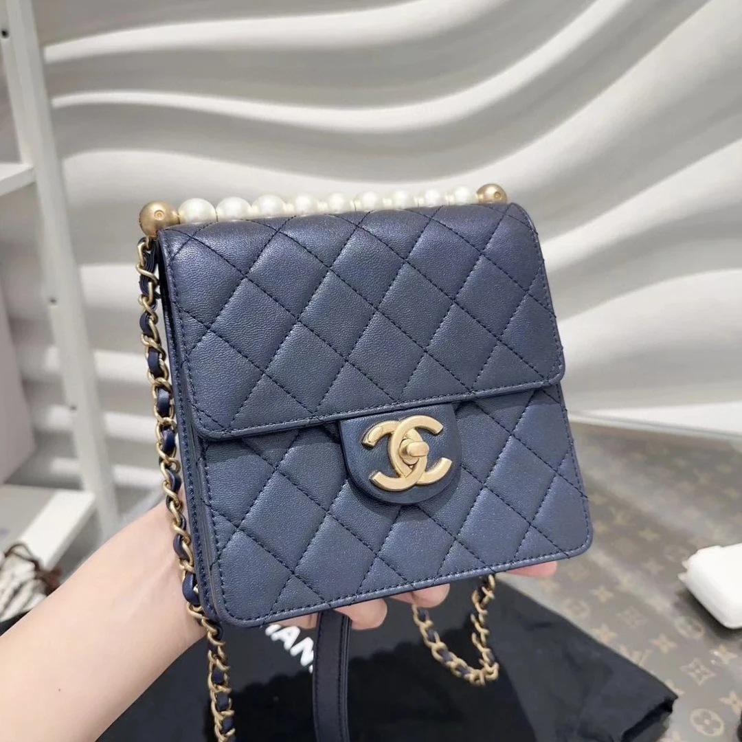 95新 Chanel/香奈儿 Chanel 竖版珍珠口盖包海军蓝 25070097-03