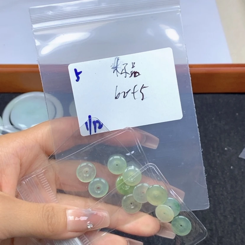 【闪购商品】翡翠颈饰未镶嵌极**萱