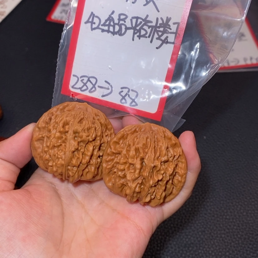 【闪购商品】文玩核桃吊坠5.5万赞全品楼王42尺