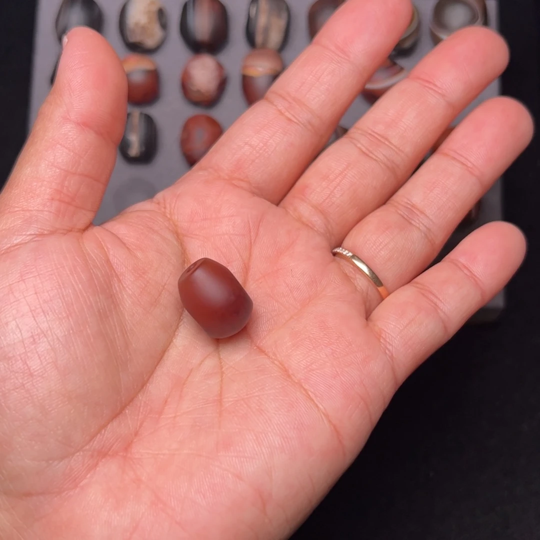 芯***的玛瑙/玉髓未镶嵌配饰