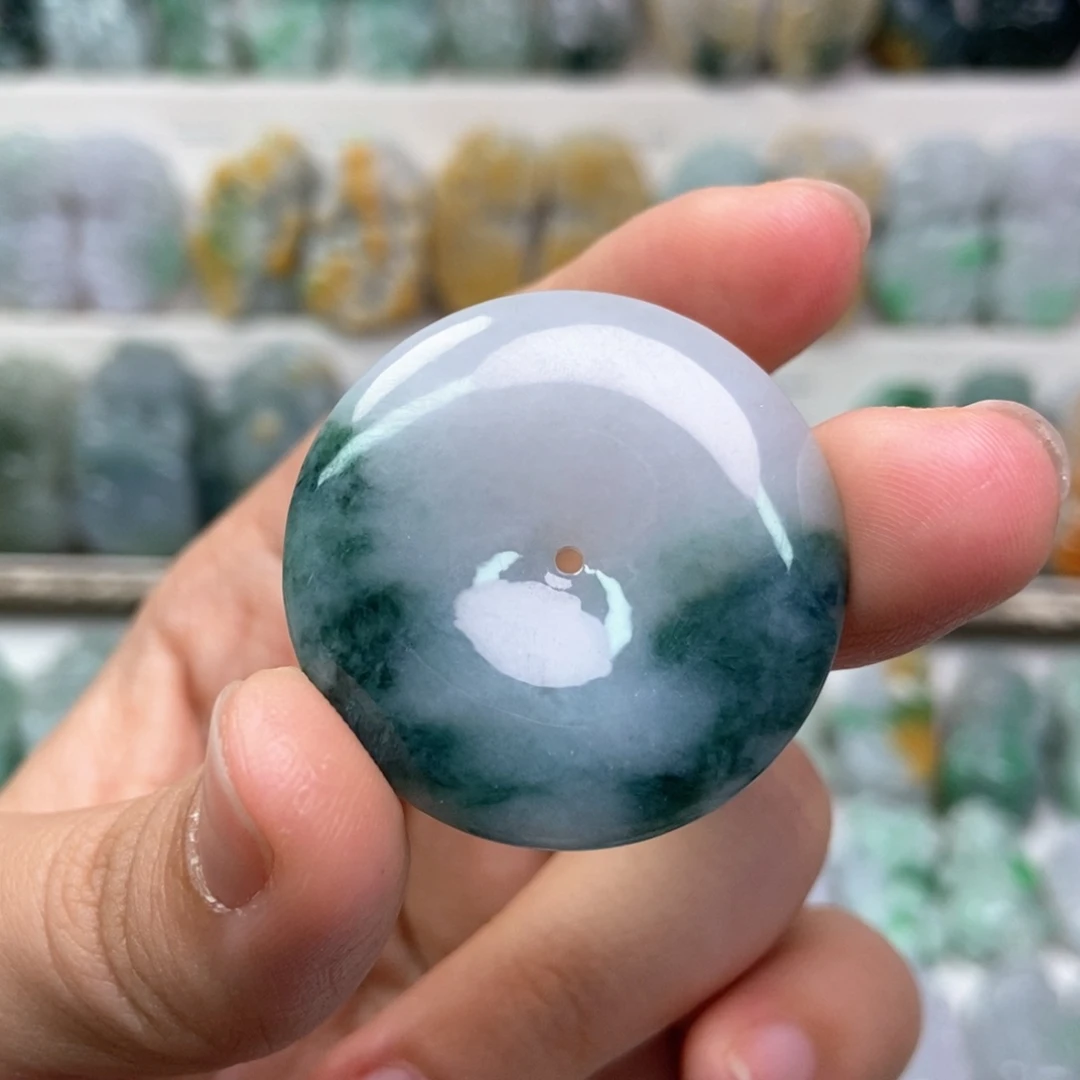 翡翠未镶嵌吊坠(赠链)