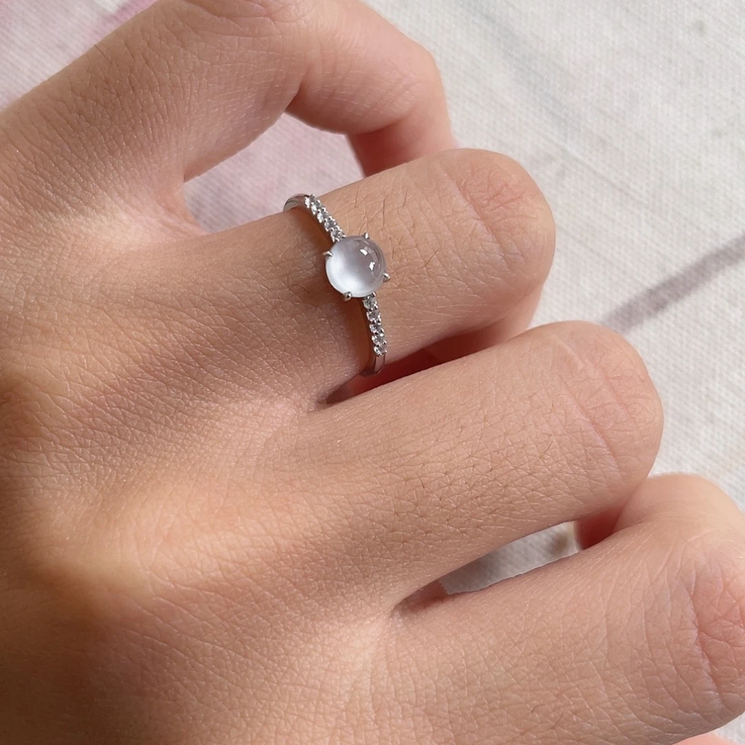 翡翠18K金镶嵌戒指冰蛋戒指