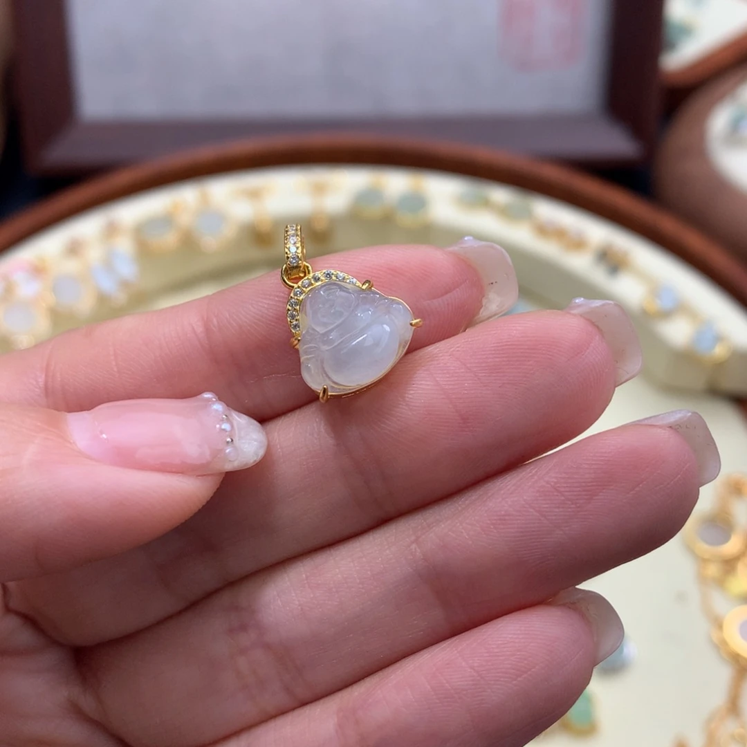 今****翡翠未镶嵌颈饰佛公