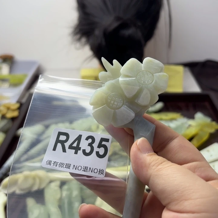 蛇纹石玉发饰合金木****姐