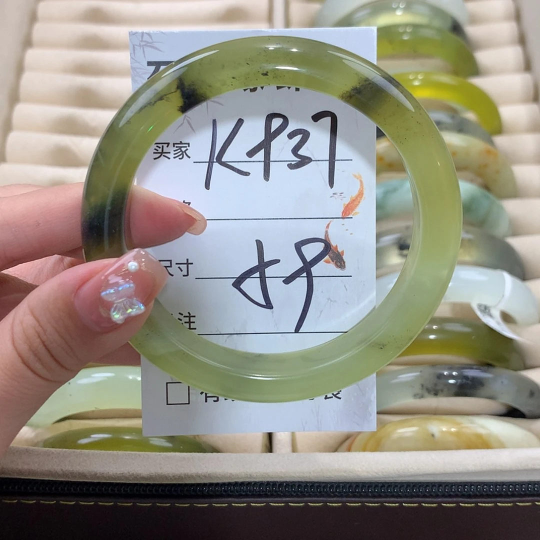 【闪购商品】未镶嵌蛇纹石玉手镯