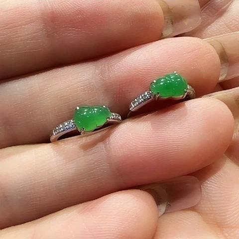 翡翠18K金镶嵌耳饰