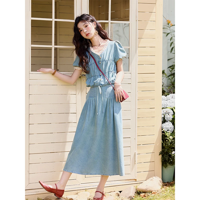 谜秀新品仲夏蓝V领蕾丝花边拼接牛仔套装夏五复古泡泡袖两件套