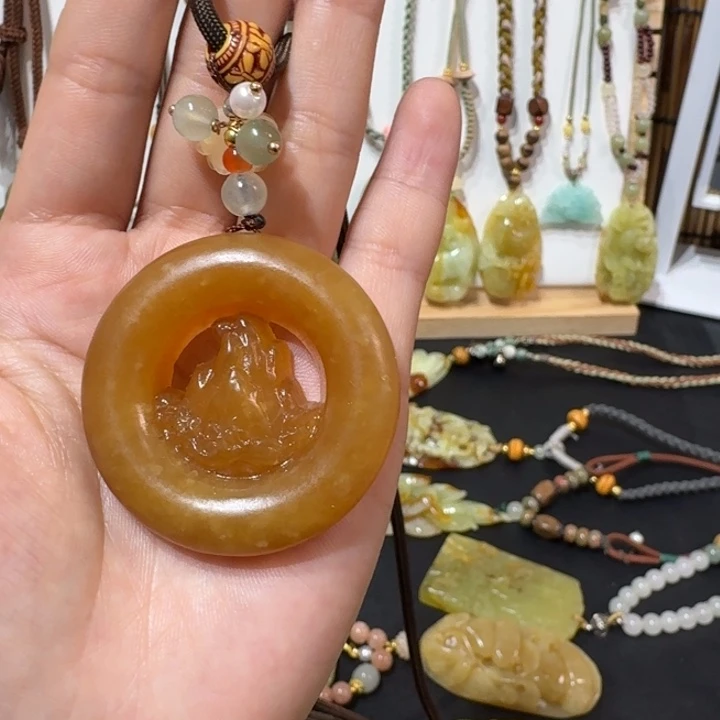 蛇纹石玉未镶嵌颈饰