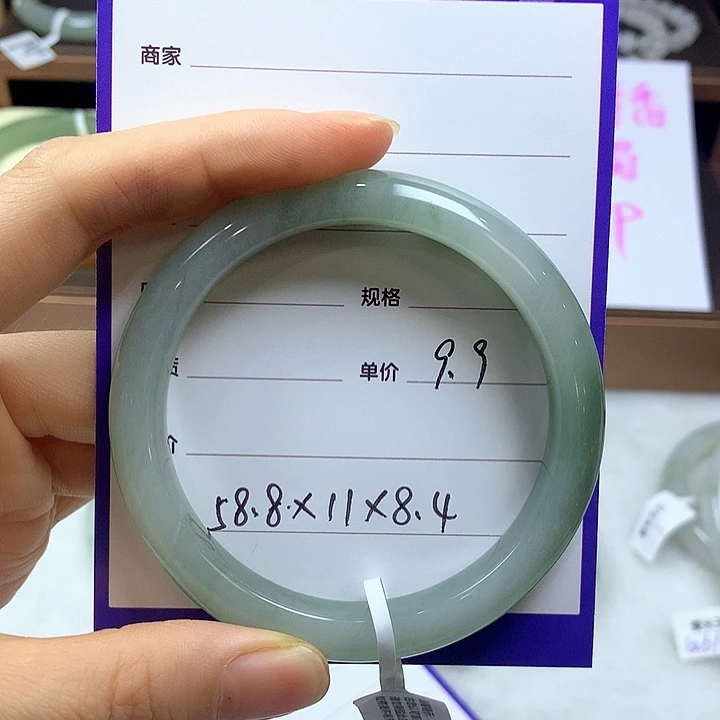 未镶嵌手镯石英质玉