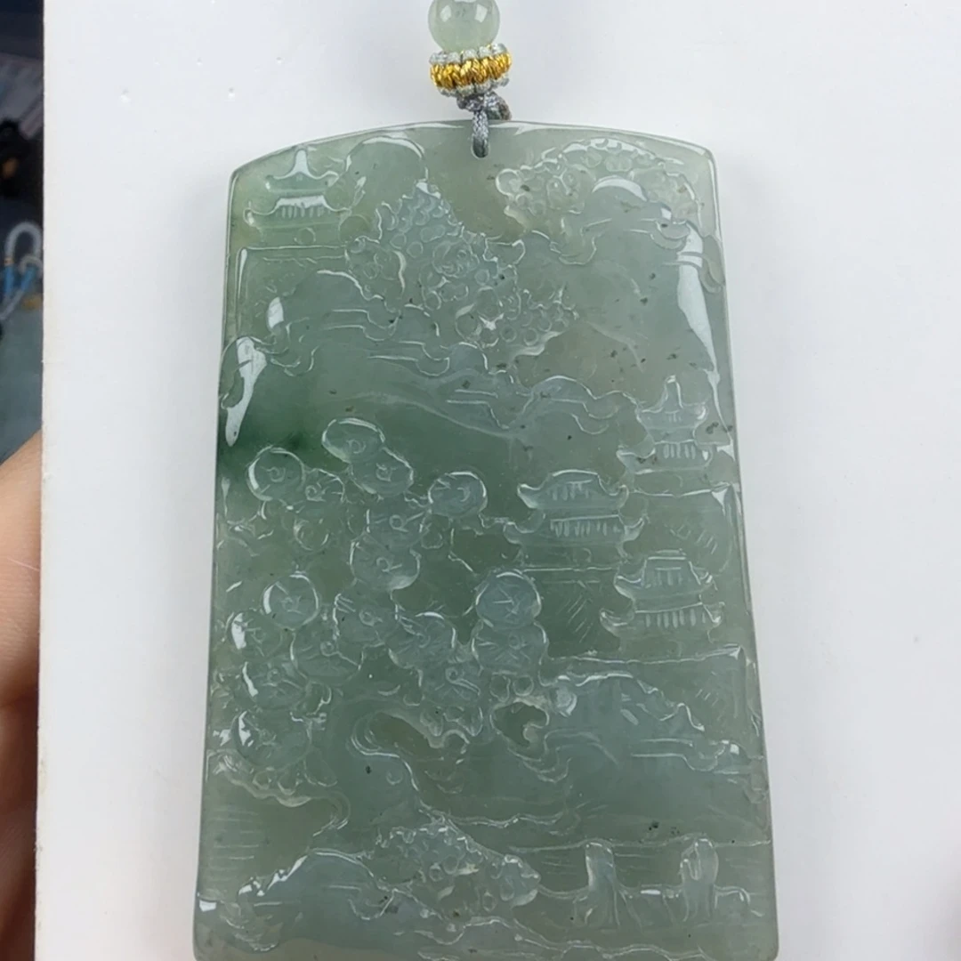 翡翠挂件未镶嵌翡翠