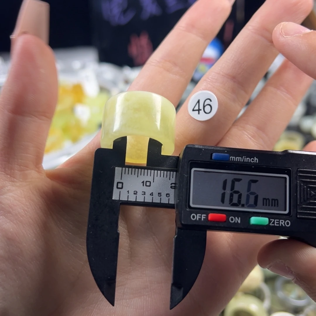 蛇纹石玉未镶嵌戒指