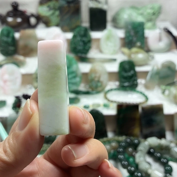 独山玉未镶嵌吊坠