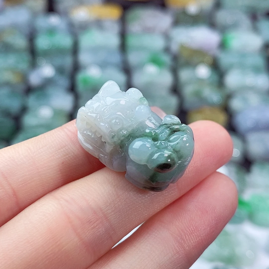 颈饰未镶嵌翡翠天然