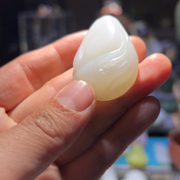 和田玉未镶嵌车挂