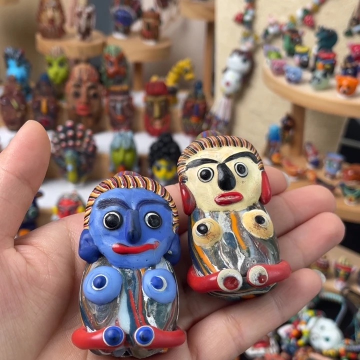 13 腓尼基琉璃娃娃1只