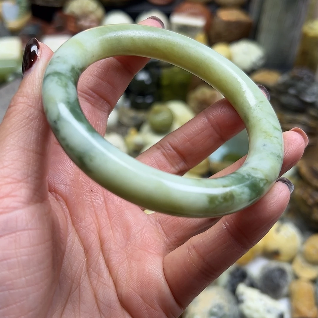 岫玉未镶嵌颈饰翠花料圆条60有点大小腰