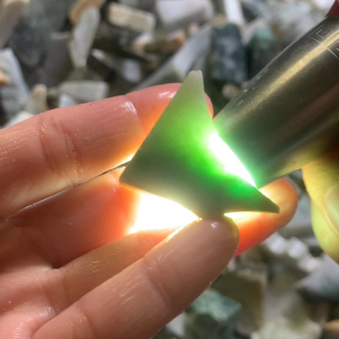 翡翠颈饰未镶嵌缅甸翡翠