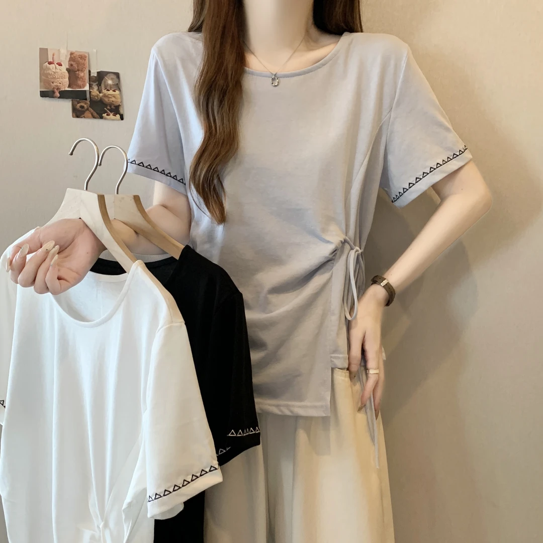 大码胖mm韩系纯欲风圆领褶皱系带短袖T恤女夏刺绣设计感显瘦上衣