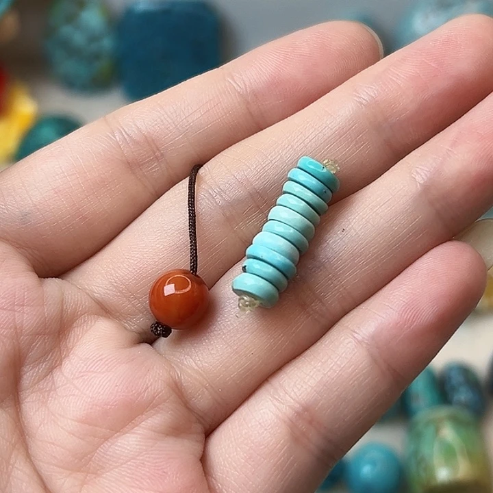 颈饰未镶嵌南红玛瑙