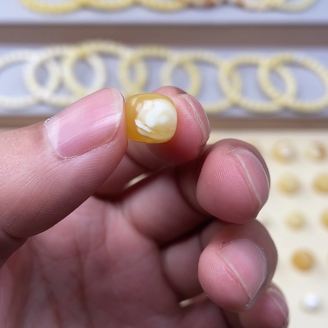 琥珀未镶嵌裸石9.6