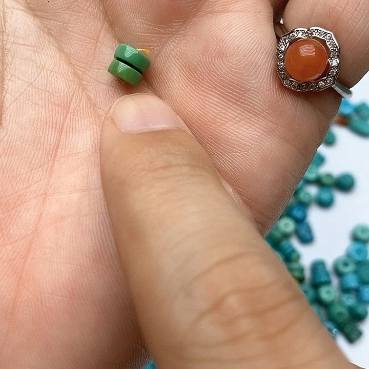 南红玛瑙未镶嵌珠宝奇石