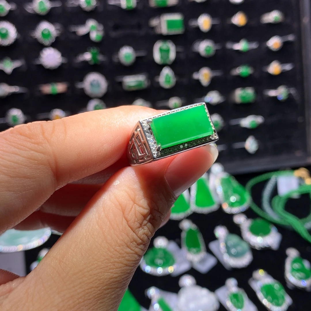 翡翠银S925镶嵌颈饰翡翠