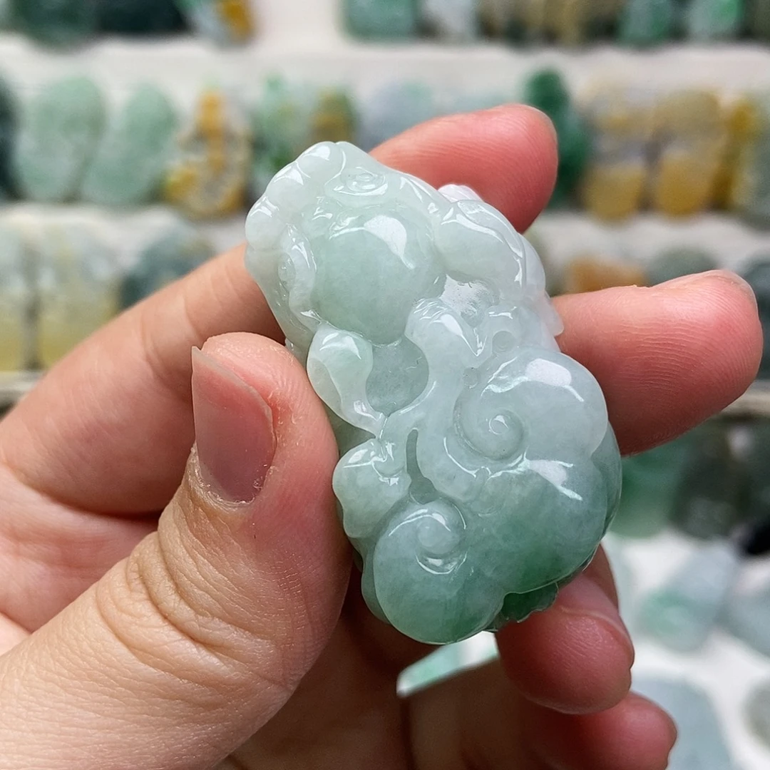 翡翠未镶嵌吊坠(赠链)