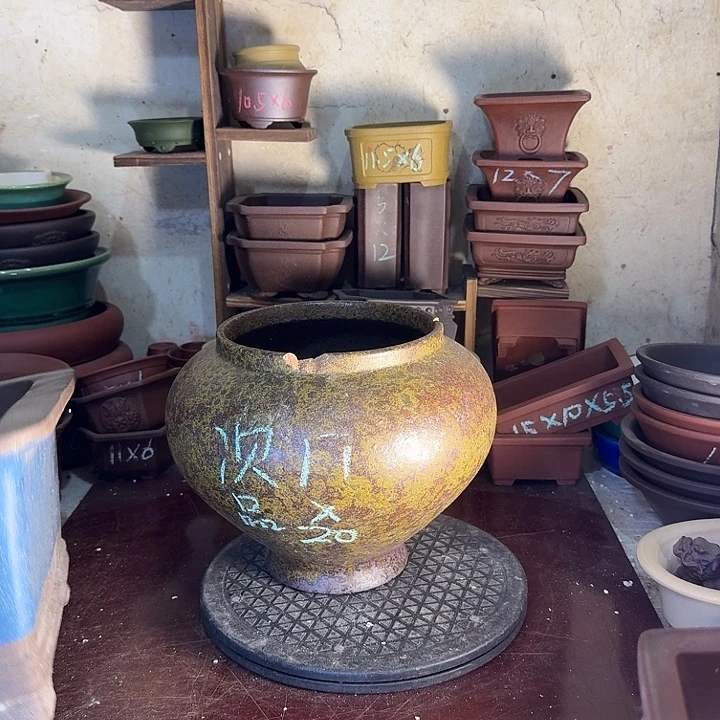 紫砂花盆，手工制作