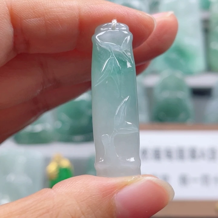 颈饰未镶嵌翡翠文竹