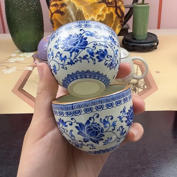 青花缠枝莲小杯2只装