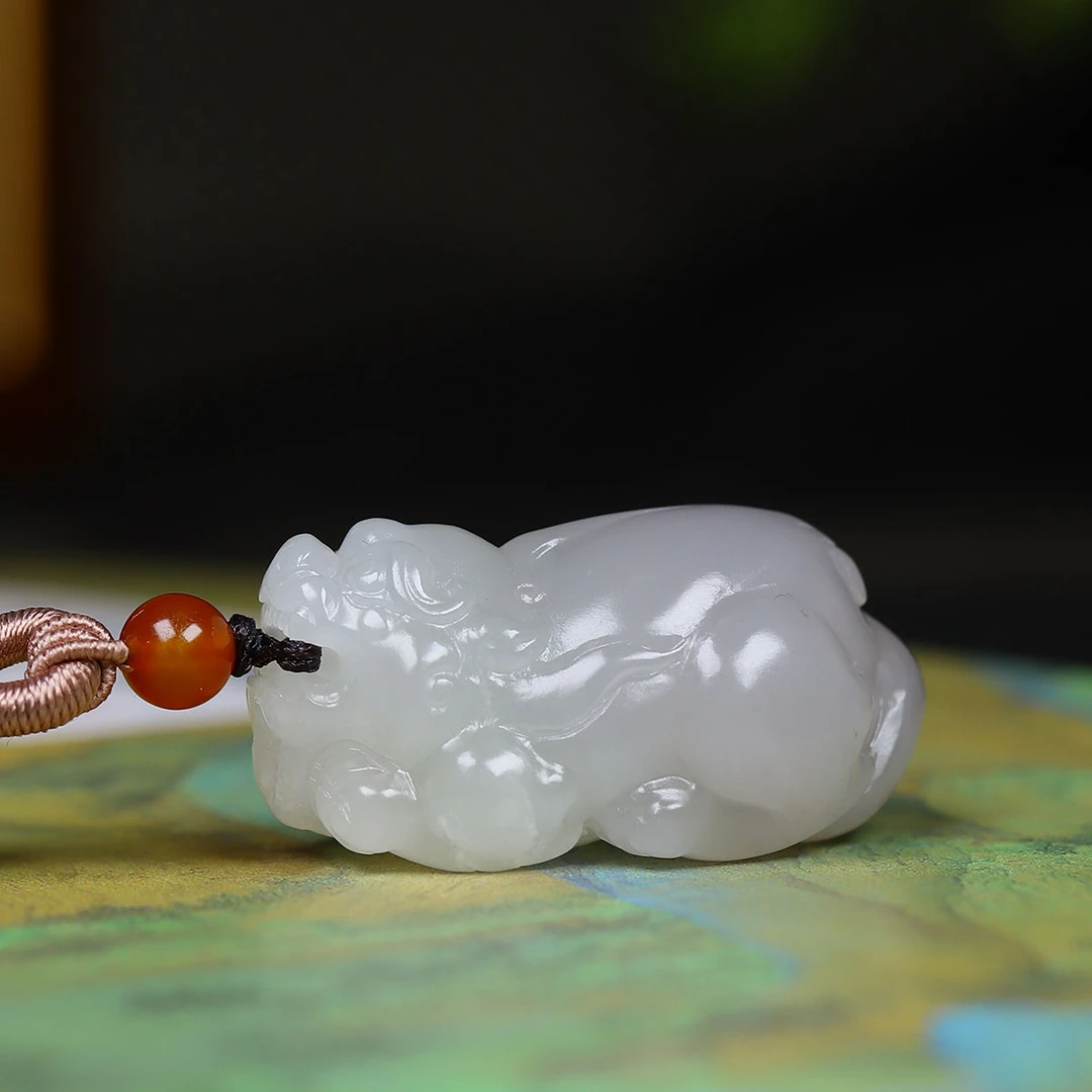 1114101和田玉烟紫貔貅挂件