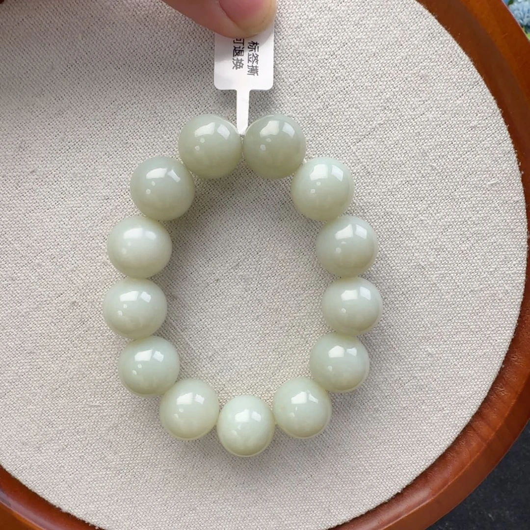 和田玉未镶嵌手链卡16且末近况料青白，6