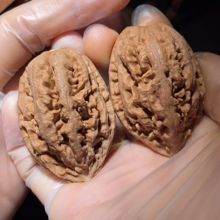 文玩核桃把件东北楸子小雪 43