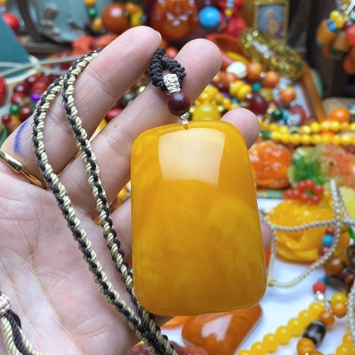 树脂制品伊****庄73号无事牌吊坠