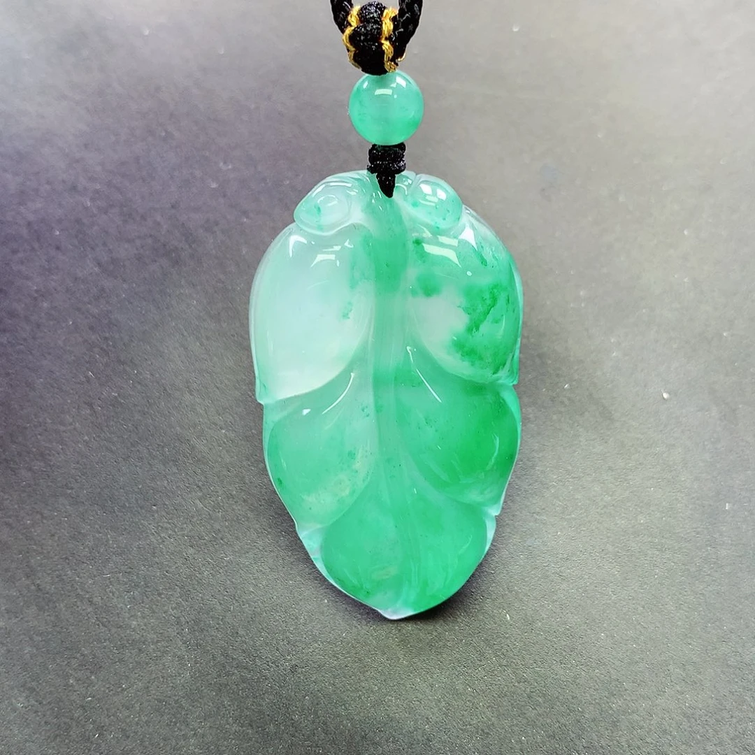 石英质玉未镶嵌颈饰