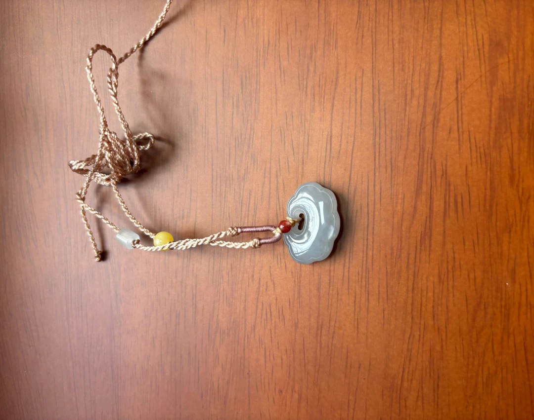 纯天然和田玉烟紫平安如意锁