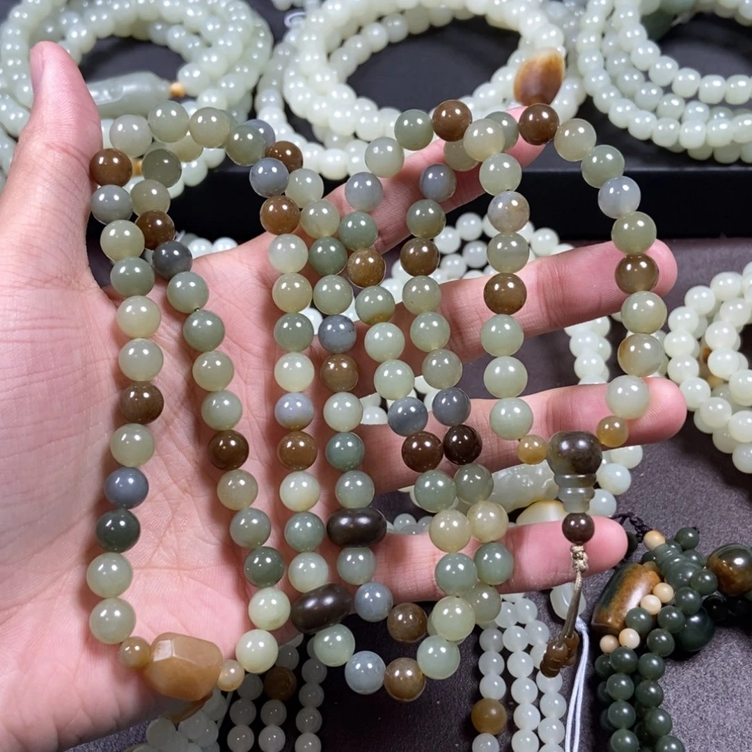 和田玉未镶嵌把件