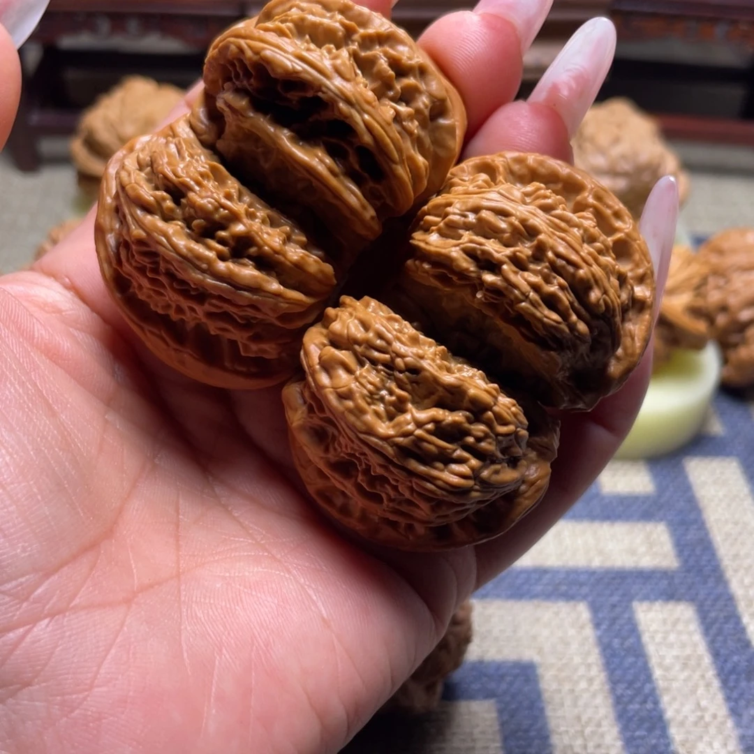 吊坠文玩核桃白狮子连体文玩