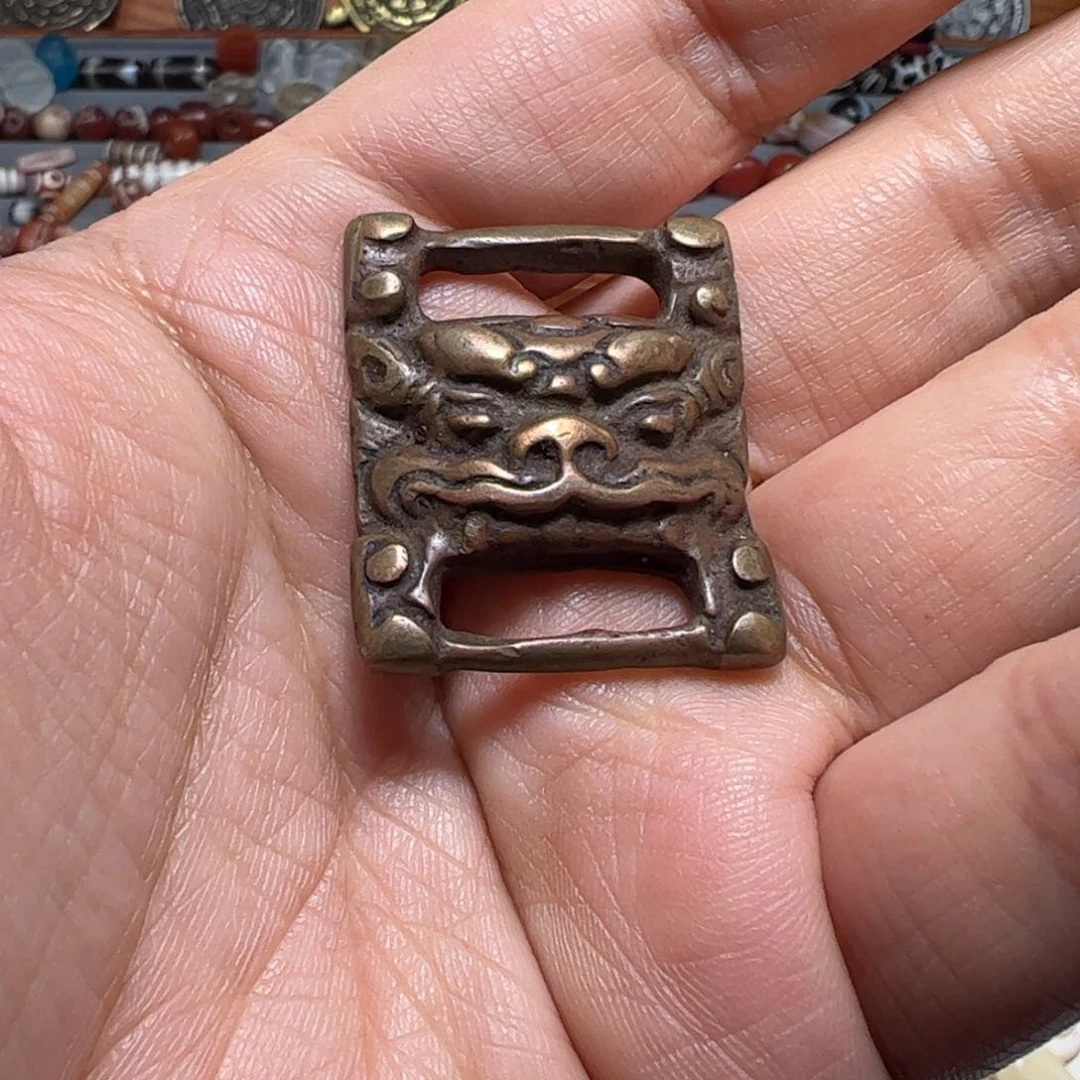 玻璃颈饰k***n134678988989999