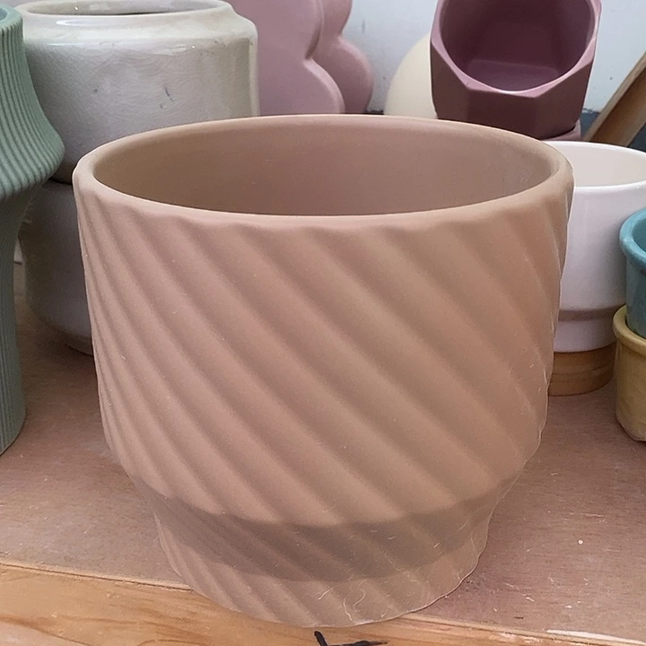 摆件陶盆有孔 瑕疵介意勿拍