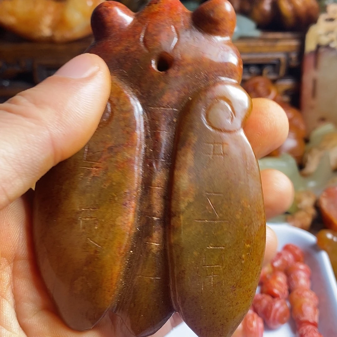 未镶嵌岫岩老玉（透闪石质玉）挂件