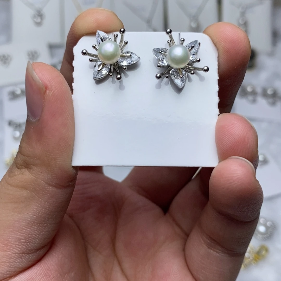 淡水珍珠未镶嵌耳饰