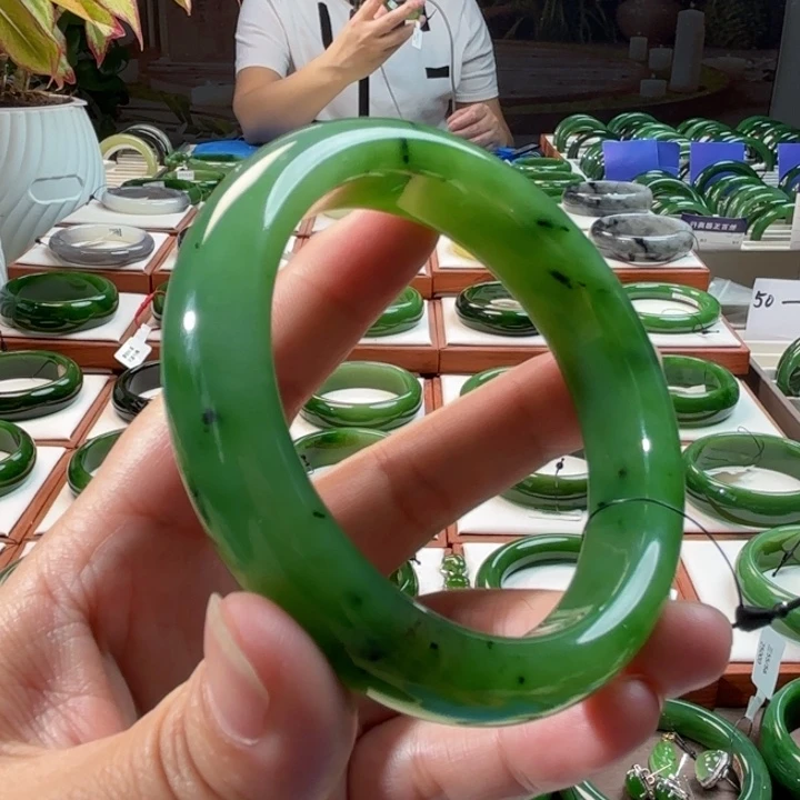 和田玉（碧玉）手镯未镶嵌