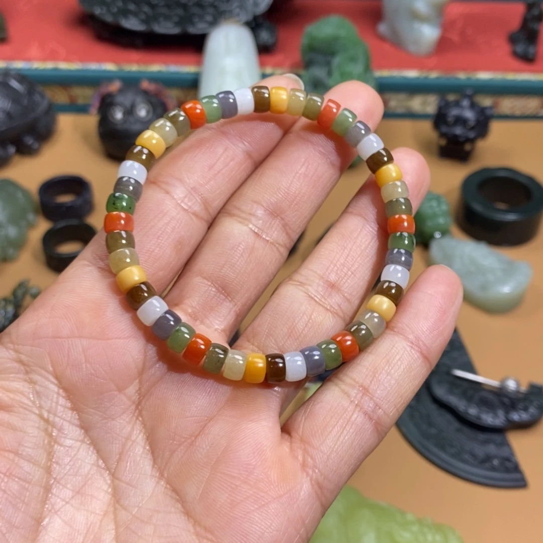 和田玉颈饰未镶嵌爱****狸