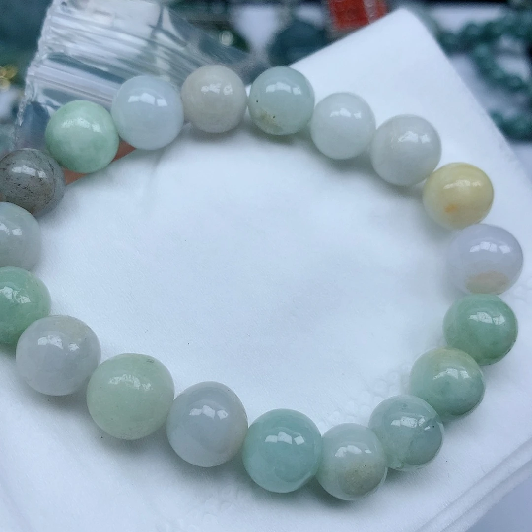 翡翠颈饰未镶嵌手串