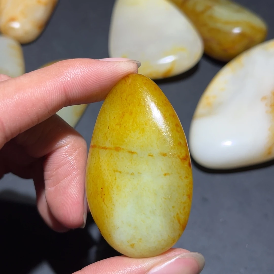 和田玉未镶嵌珠宝奇石